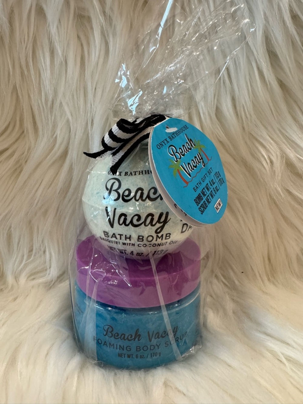 Onyx Bathhouse Beach Vacay Bath Gift Set Bath Bomb & Foaming Body Scrub New